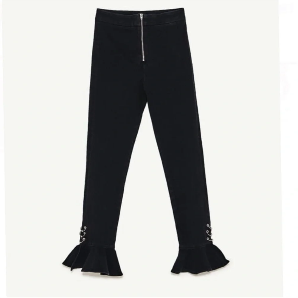 Zara black denim mini flair jeans with metal rings at the bottom - Picture 6 of 10